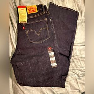 NWT⭐️Levi’s Classic Bootcut Jeans⭐️Size 8M⭐️W29 L32⭐️Mid Rise⭐️Dark Wash